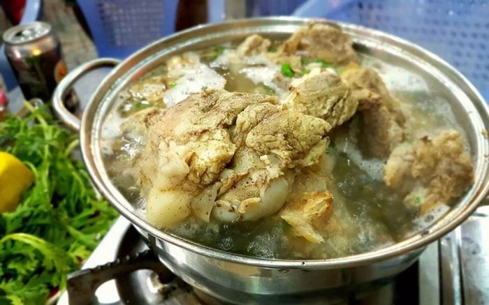 Lẩu Đông Xuyên - Nét đặc trưng ẩm thực Sài Gòn về đêm
