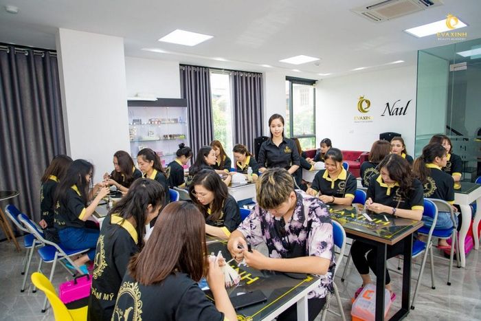 Hình ảnh 1 - Học Viện Thẩm Mỹ Quốc Tế Eva Xinh