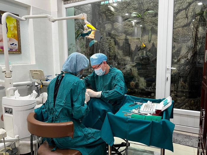 Hình ảnh phòng khám hiện đại tại Nha khoa Hoàng Dũng