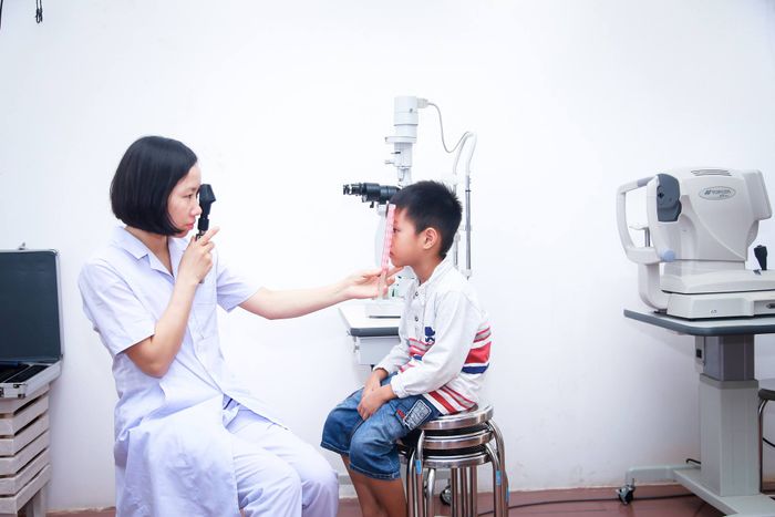 Hình ảnh không gian khám chữa bệnh hiện đại tại Phòng Khám Mắt Minh Hương