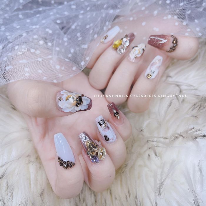 Bộ sưu tập nail đính đá sang trọng tại Thùy Anh Nail - Ảnh 2