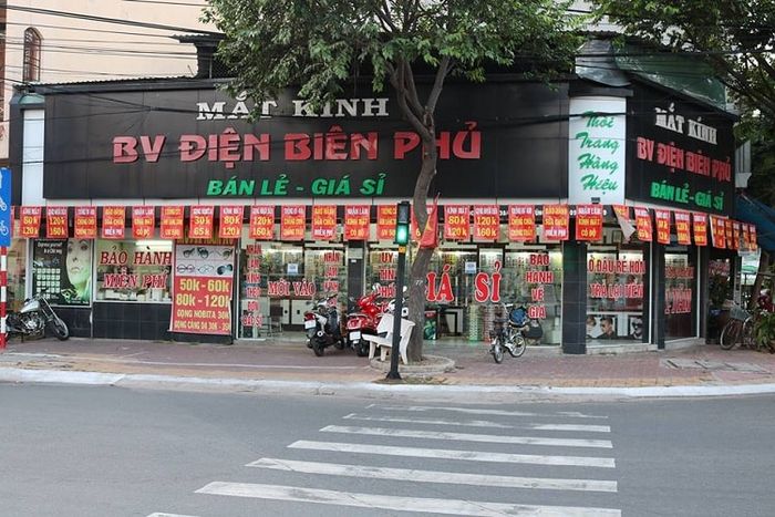 Kính Điện Biên Phủ