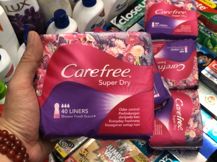 Carefree Super Dry - Bảo vệ toàn diện suốt 4 tiếng đồng hồ (Ảnh 2)
