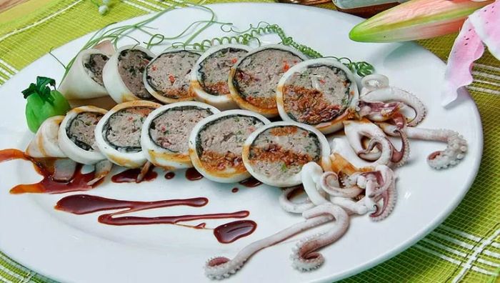 Mực nhồi thịt hấp - Sắc trắng ngần quyện hương thơm
