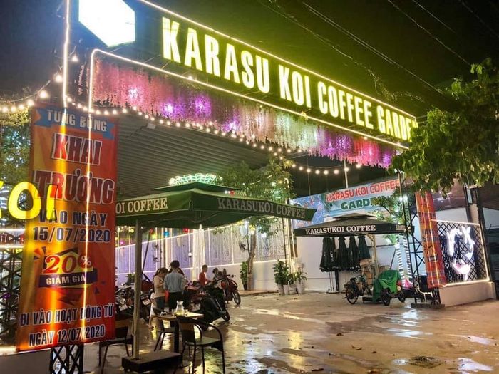 Không gian mộng mơ tại Karasu KOI Coffee Garden
