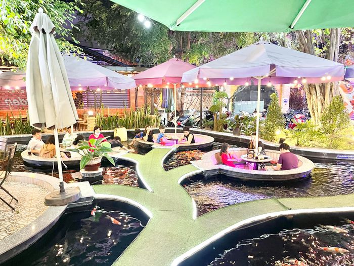 ĐẢO KOI Coffee Garden - Góc bình yên bên hồ cá Koi lấp lánh