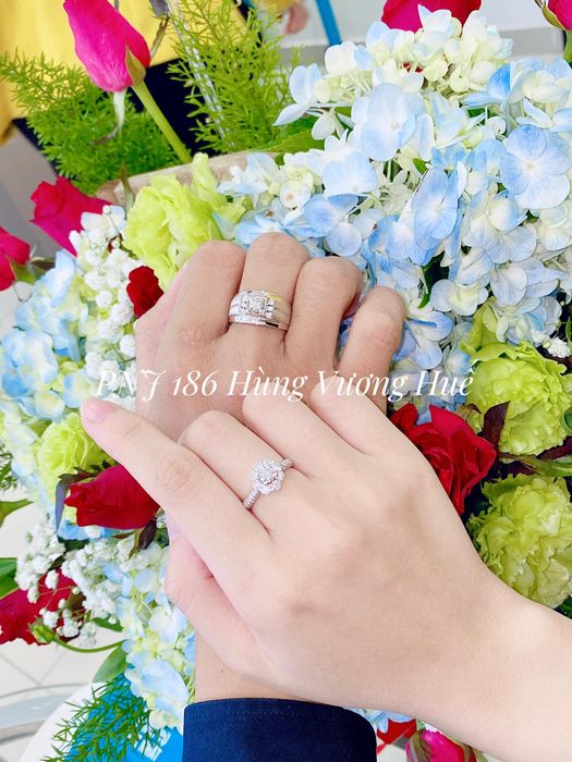Không gian sang trọng tại cửa hàng PNJ Huế