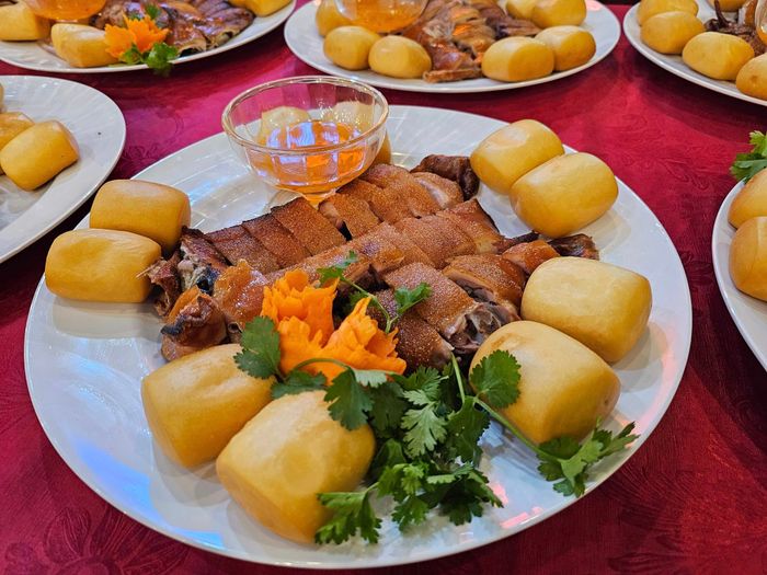 Nghệ thuật thưởng thức bò tơ nướng than (Ảnh 1)