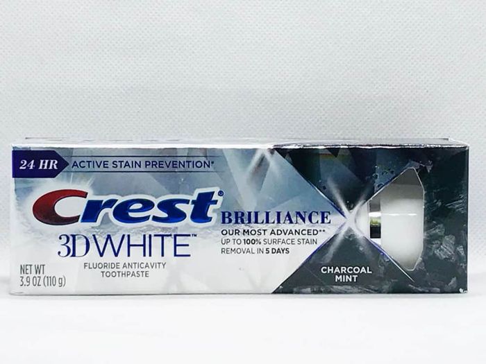 Hình ảnh thực tế Crest 3D White Brilliance - Thiết kế sang trọng kiểu Mỹ