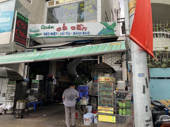 Hình ảnh tô hủ tiếu thơm ngon đầy ắp nguyên liệu tại Cả Cần