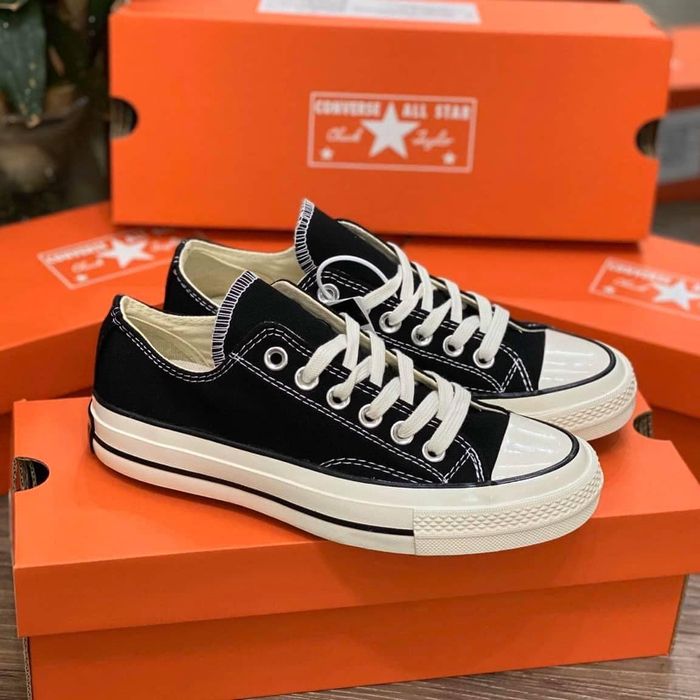 Bộ sưu tập sneaker đa dạng tại Anh Shoes