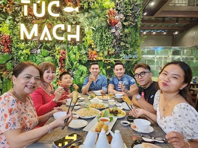 Hải Sản Túc Mạch - Điểm hẹn ẩm thực Hoa sang trọng