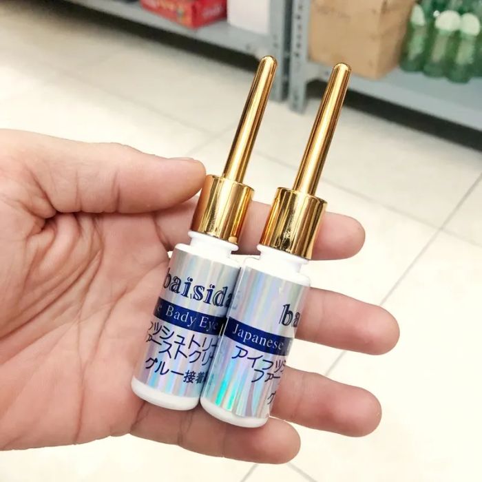 Hình ảnh 2 của Keo dán mi Baisidai Nhật Bản