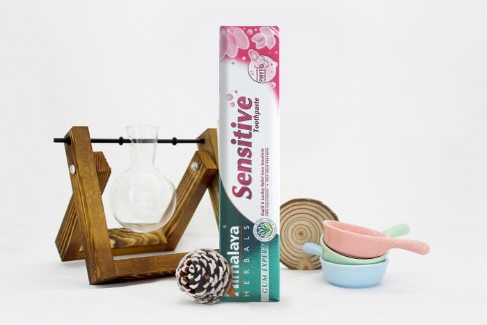 Hình ảnh kem đánh răng Himalaya Sensitive Toothpaste giảm ê buốt cho răng nhạy cảm - Ảnh 1