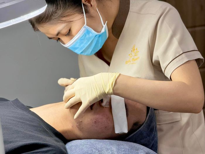Hình ảnh minh họa quy trình chăm sóc da cao cấp tại Rebi Beauty
