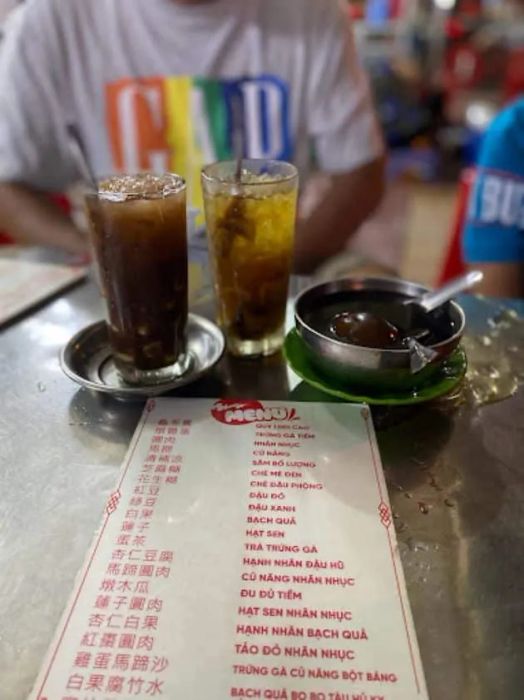 Chè chú Mập (Tạ Uyên) - Điểm hẹn chè ngon Quận 5