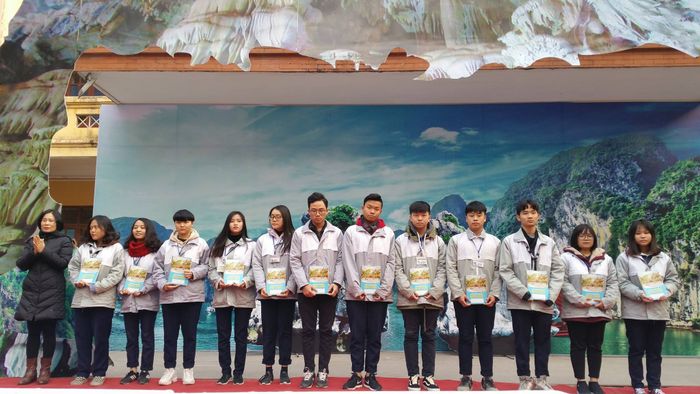 Toàn cảnh khuôn viên xanh mát và cơ sở vật chất hiện đại của THPT Anhxtanh Hải Phòng