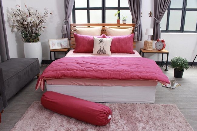 Không gian trưng bày sang trọng các bộ chăn ga gối đệm cao cấp tại Nội Thất Hạnh Phương Dung