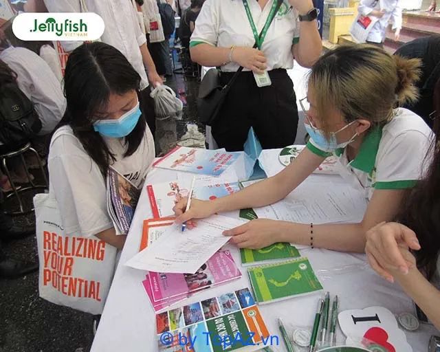 Trung tâm dạy tiếng Việt cho người nước ngoài Jellyfish