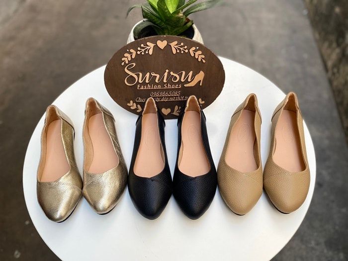 Tiệm Giày Nữ Suri tại quận Phú Nhuận - nơi bạn có thể tìm thấy những đôi giày chất lượng với giá cả hợp lý, mang đến cho bạn sự thoải mái và phong cách riêng biệt.
