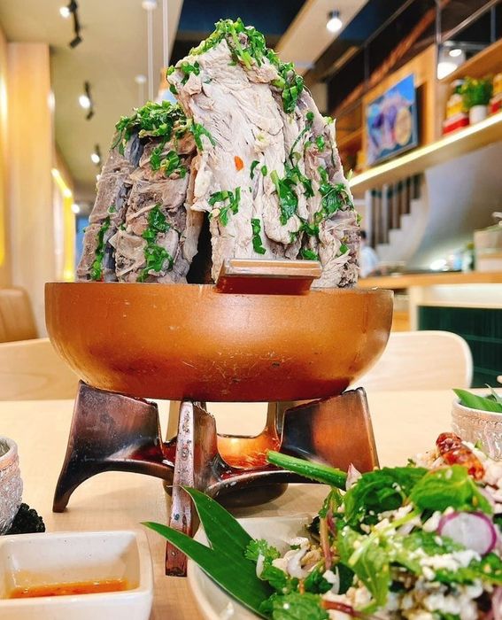 Nghệ thuật trình bày món ăn tại Sam Lor