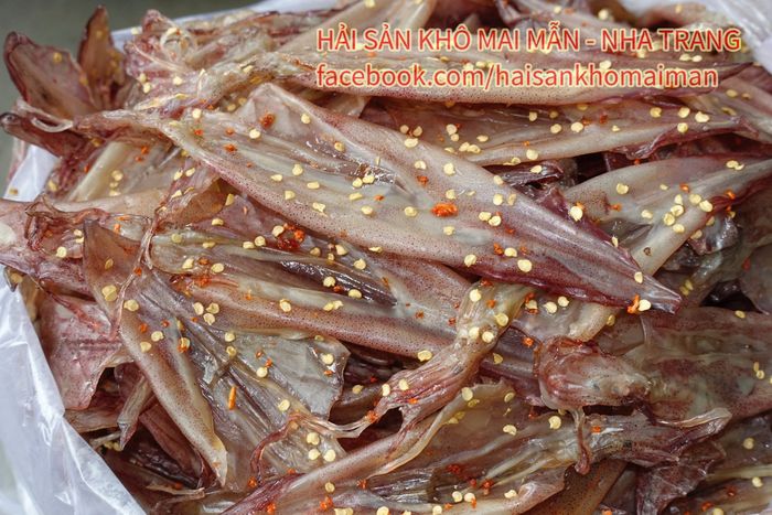 Không gian ấn tượng tại cửa hàng Hải Sản Khô MAI MẪN Nha Trang