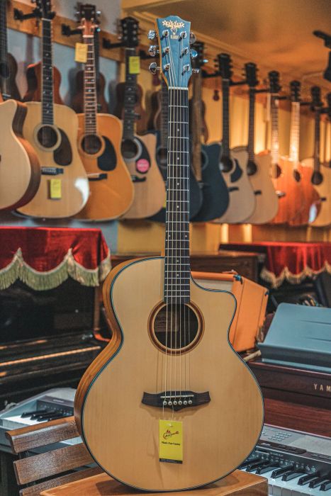 Hình ảnh không gian trưng bày nhạc cụ tại Music Fun Center