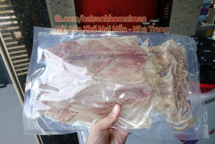 Bộ sưu tập hải sản khô đa dạng tại Hải Sản Khô MAI MẪN Nha Trang