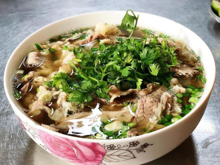 Không gian ấm cúng và tinh tế tại Phở Xích