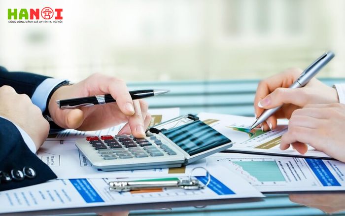 Thuê kế toán giúp doanh nghiệp tiết kiệm thời gian, giảm thiểu sai sót và đảm bảo sự chính xác trong các công việc tài chính quan trọng.
