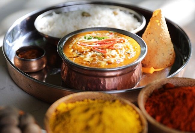 Nhà hàng Namaste India là một trong những địa điểm ẩm thực Ấn Độ nổi tiếng tại TPHCM, được xếp hạng trong Top 10 Nhà hàng món Ấn Độ ngon nức tiếng.