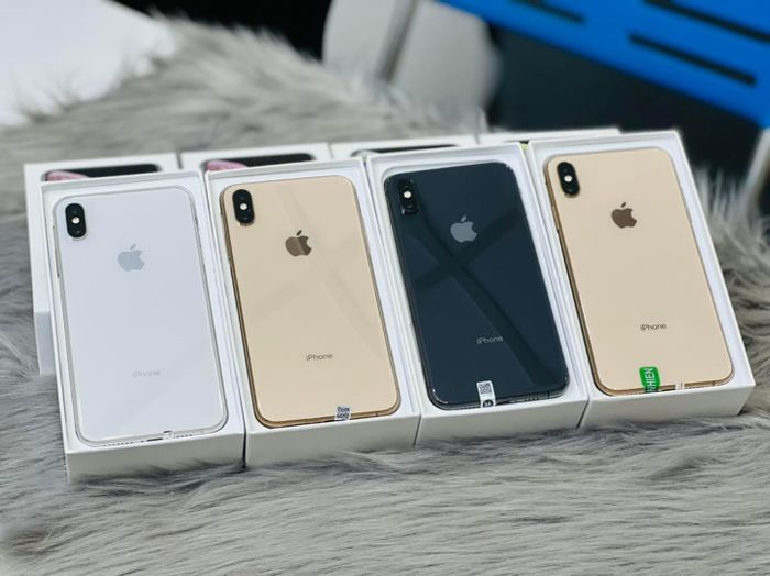 Góc trải nghiệm sản phẩm cao cấp tại Phúc Thịnh Mobile