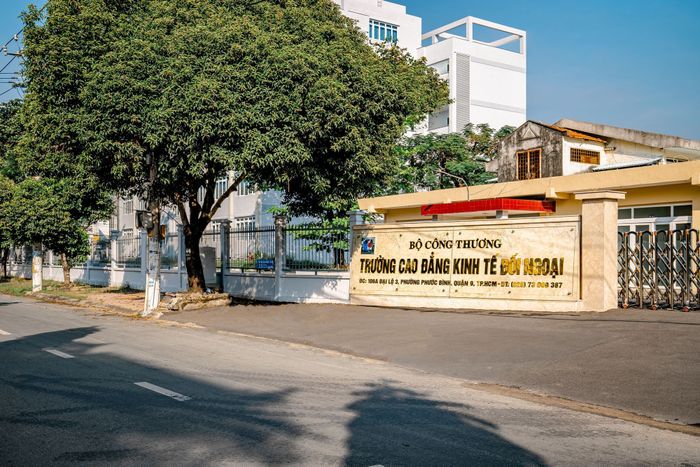 Cao đẳng Kinh Tế Đối Ngoại hình ảnh 2