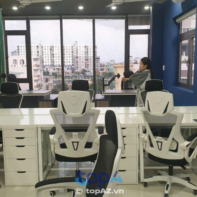 Cửa hàng nội thất văn phòng tại TPHCM