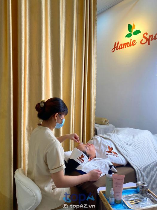 Tọa lạc tại trung tâm Ngã Bảy, Hậu Giang, Hamie Spa là điểm hẹn lý tưởng cho những ai đang tìm kiếm giải pháp chăm sóc da chuyên nghiệp và toàn diện.