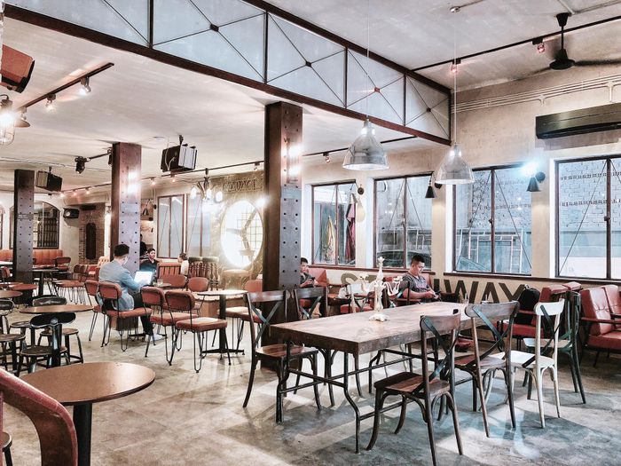 Không gian độc đáo tại Garage Coffee - Ảnh 1