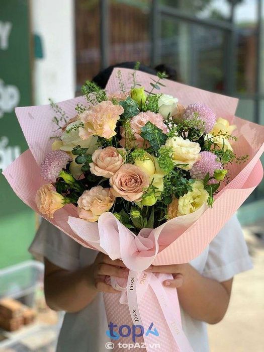 Shop hoa tươi Út Châm tọa lạc tại TP. Pleiku