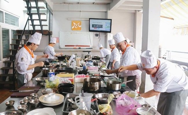 Hướng Nghiệp Á Âu