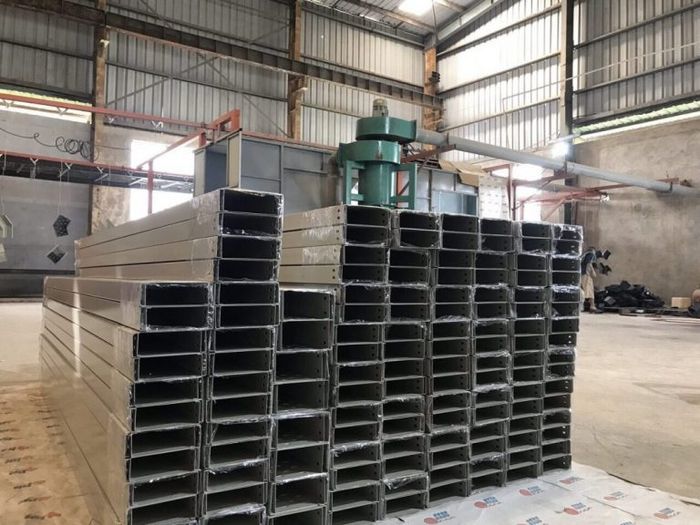 Hình ảnh thi công thực tế các công trình sử dụng thang máng cáp E.NHẤT