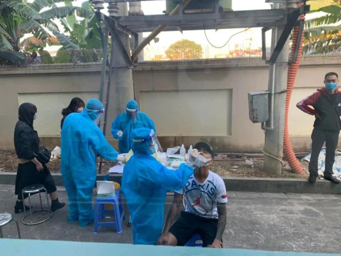 Khu vực xét nghiệm COVID-19 chuyên nghiệp tại Phòng Khám Đa Khoa Vạn Phúc