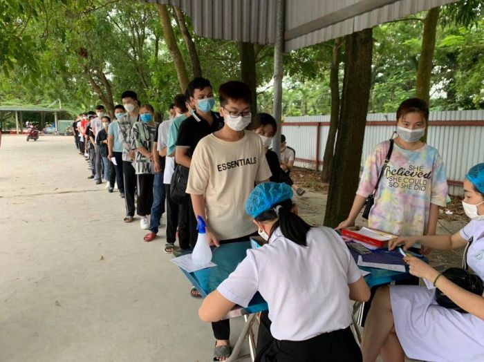 Đội ngũ y bác sĩ tận tâm tại Phòng Khám Đa Khoa Vạn Phúc