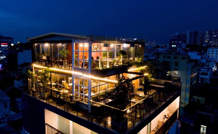 View thành phố tuyệt đẹp từ Sargon Rooftop Coffee - Ảnh 1
