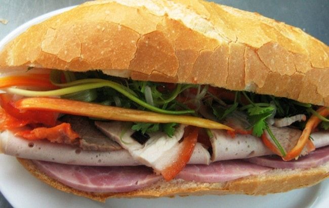 Khám phá đặc sản Hạ Long: Bánh mì mỏ - món ngon bình dân làm nên thương hiệu