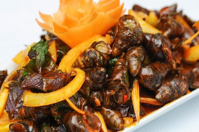 Khám phá ẩm thực Hạ Long: Ốc xào tương - Tinh hoa ẩm thực đường phố