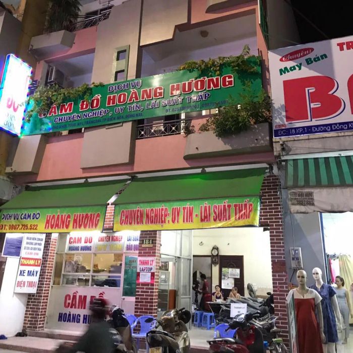 Không gian giao dịch hiện đại tại Cầm Đồ Hoàng Hương
