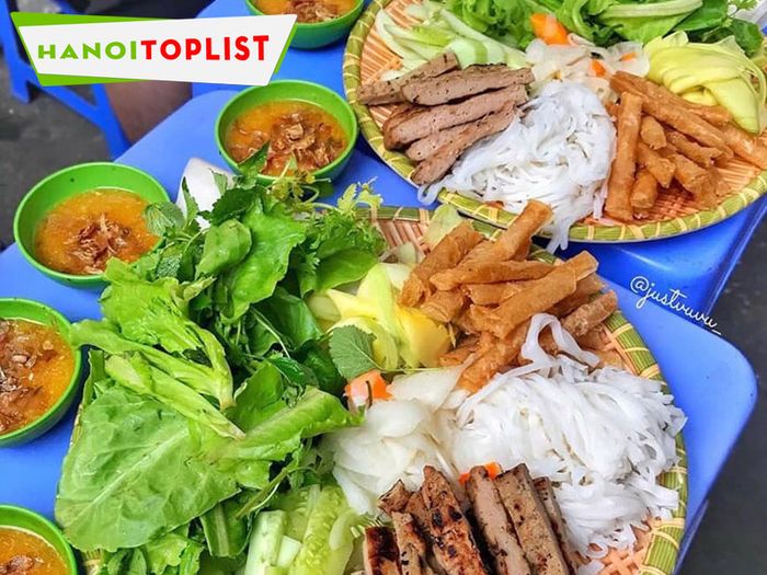 nem-nuong-tam-viet-khong-gian-hap-dan-Mytour