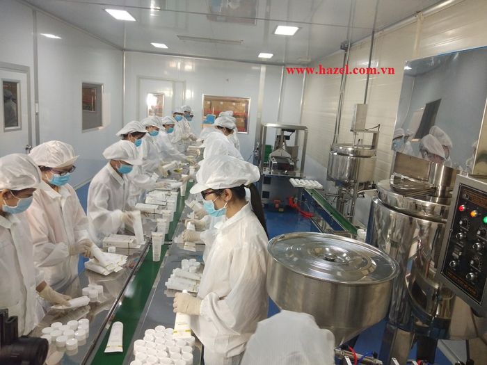 Hình ảnh dây chuyền sản xuất hiện đại tại Hazel Cosmetic