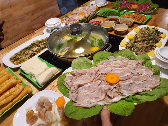 Không gian hiện đại tại LẨU SAUNA