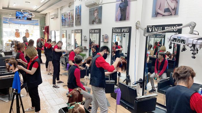 Hình ảnh Vĩnh Phú Hair Salon & Academy 2