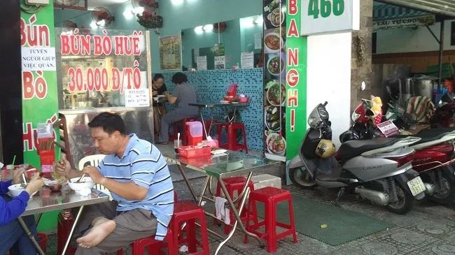 Bún bò Huế Ba Nghị - Đặc sản xứ Huế giữa lòng Sài Gòn